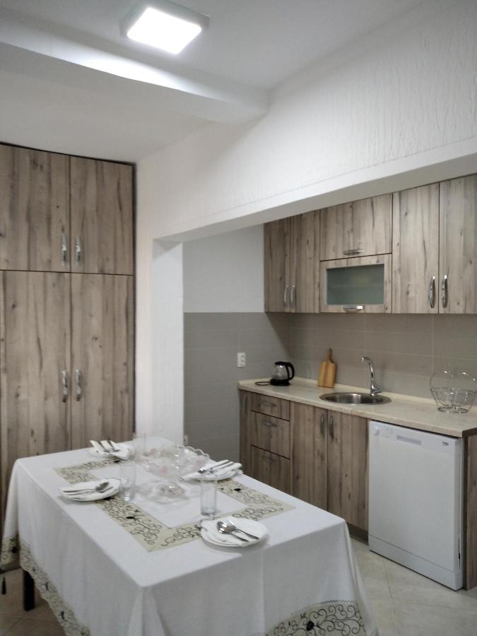 Aparttoni Добра вода Екстериор снимка