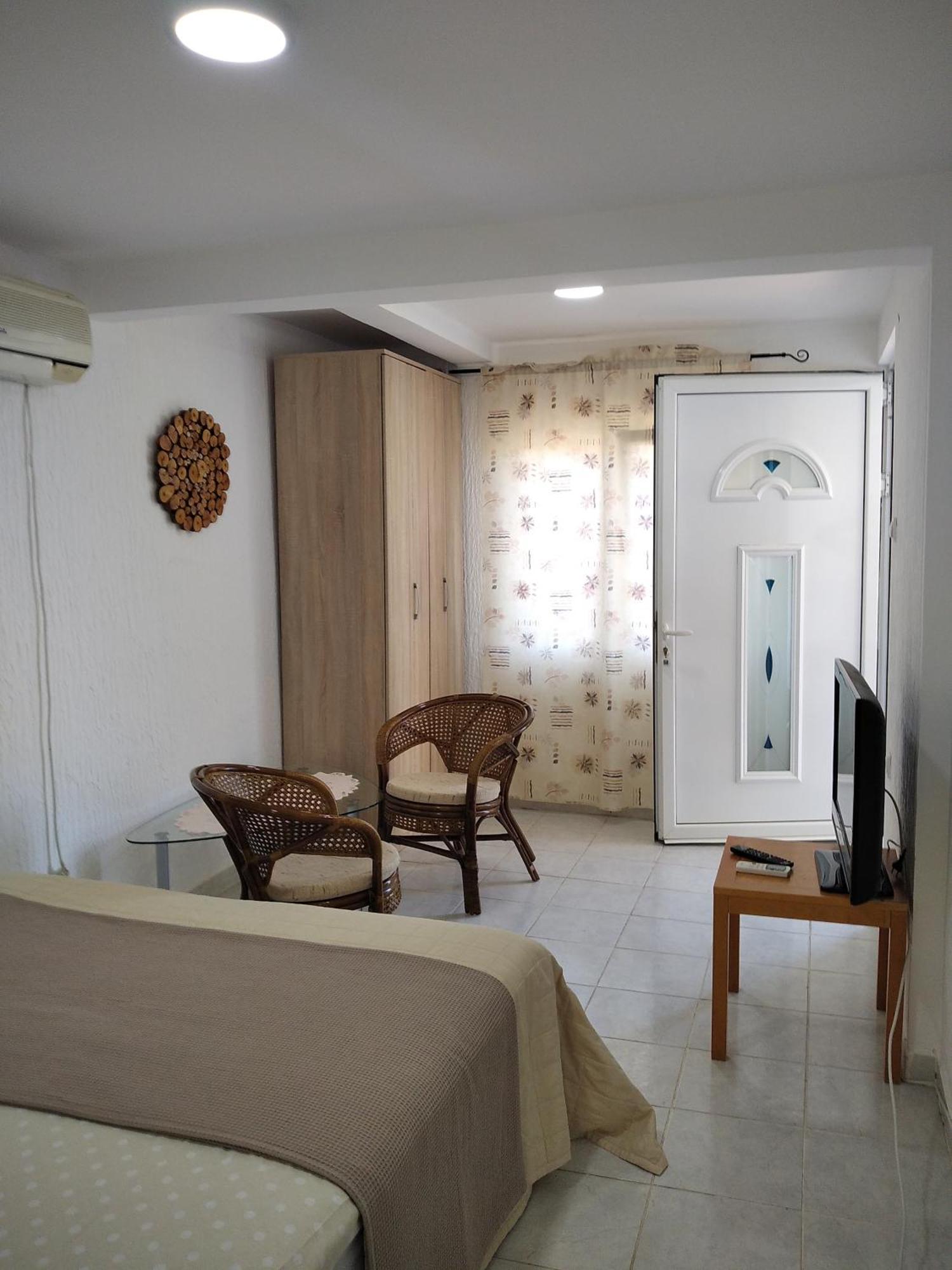 Aparttoni Добра вода Екстериор снимка