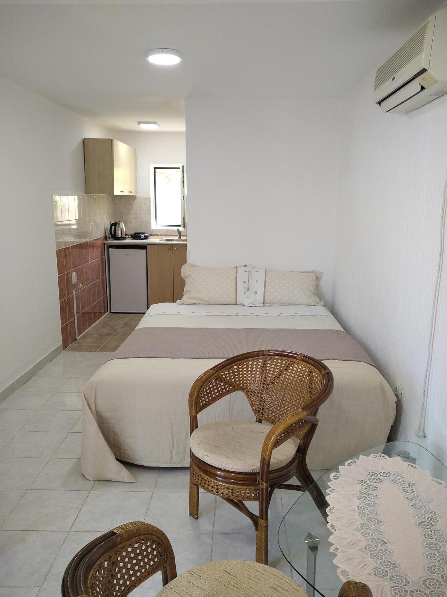 Aparttoni Добра вода Екстериор снимка